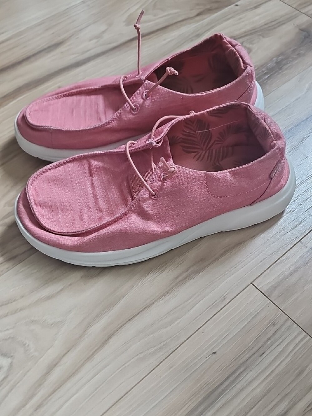 Reef Casual Coral Women’s Slip-On Boat Shoes